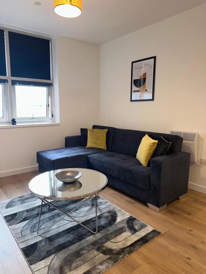 Sleek & Stylish Apartment By Dh Aparthotels Peterborough Exterior photo