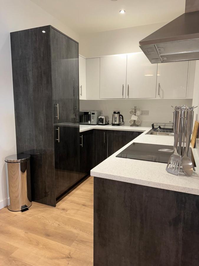 Sleek & Stylish Apartment By Dh Aparthotels Peterborough Exterior photo